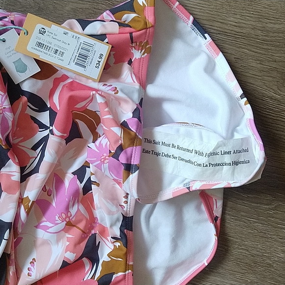 ☀️NWT High Coverage One Piece Pink Floral Swimsuit - Medium - Picture 5 of 11